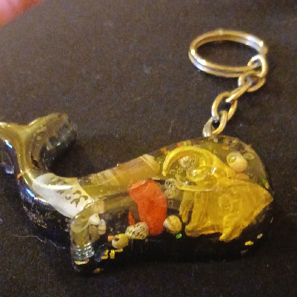 Colorful Whale Keychain - Picture 3 of 4